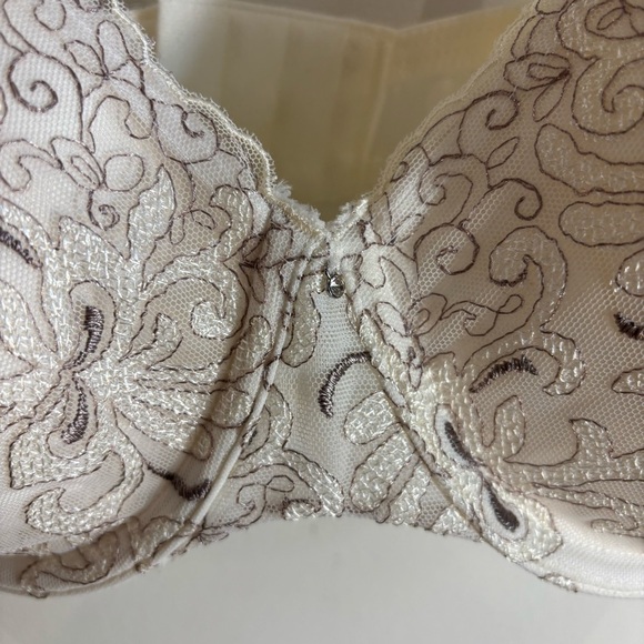 PLAYTEX Sz 36D Lace Trimmed Bra Adjustable Straps & Back Padded Underwire NEW - Picture 3 of 9